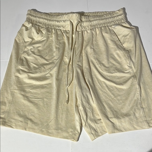 zuda Pants - Zuda cream shorts elastic waistband drawstring basketball small